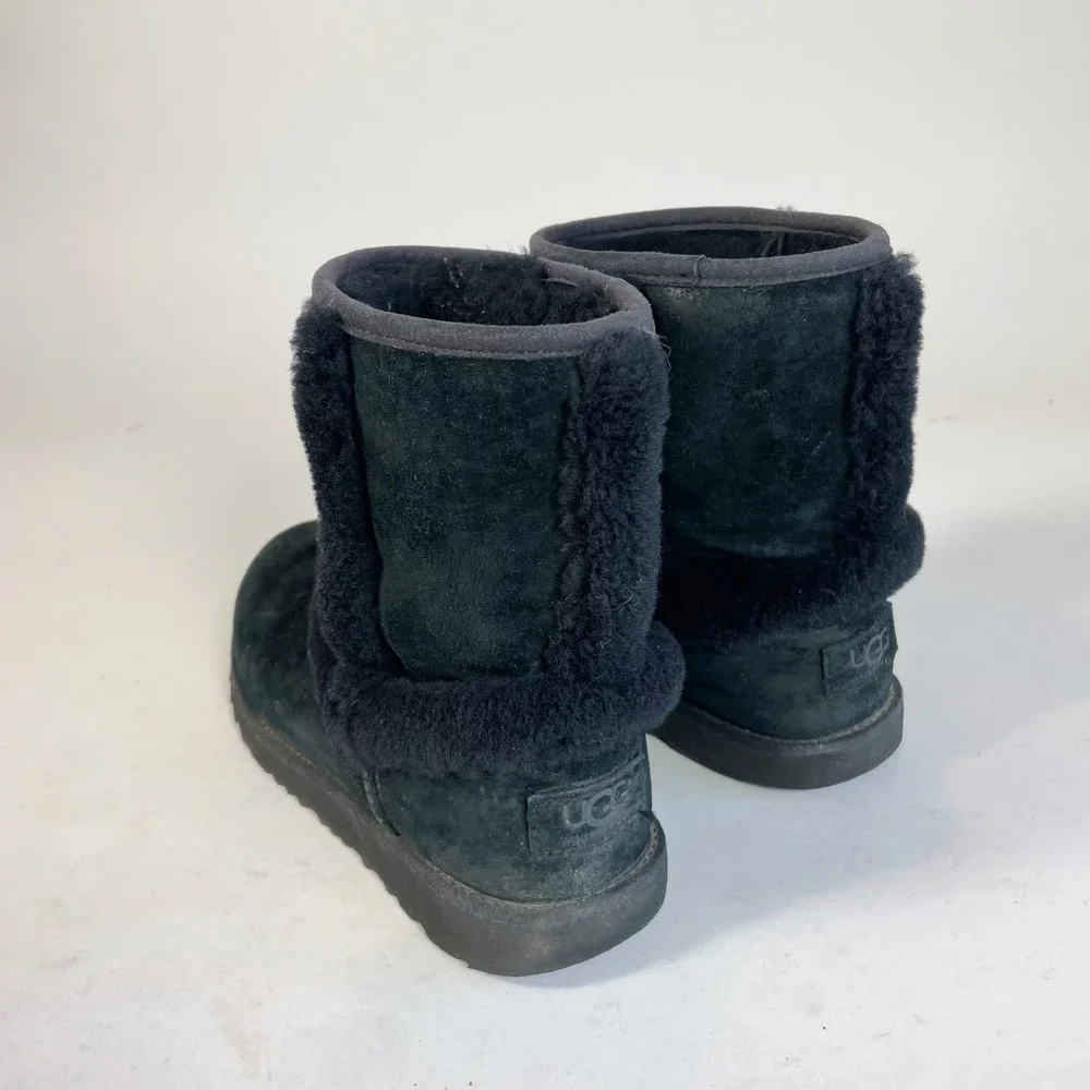 UGG Hadley II Kids Waterproof Boots Black‎ Suede Sheepskin Size 4 Youth 1017332K